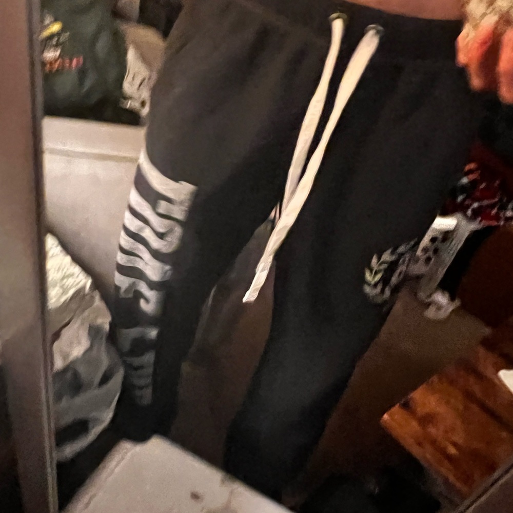 PiNK Sweatpants - Picture 2 of 4